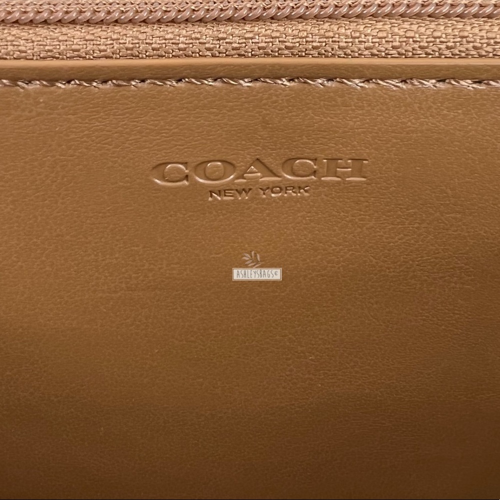Coach Accordion Zip Wallet With Linear Quilting In Chalk - Picture 5 of 6